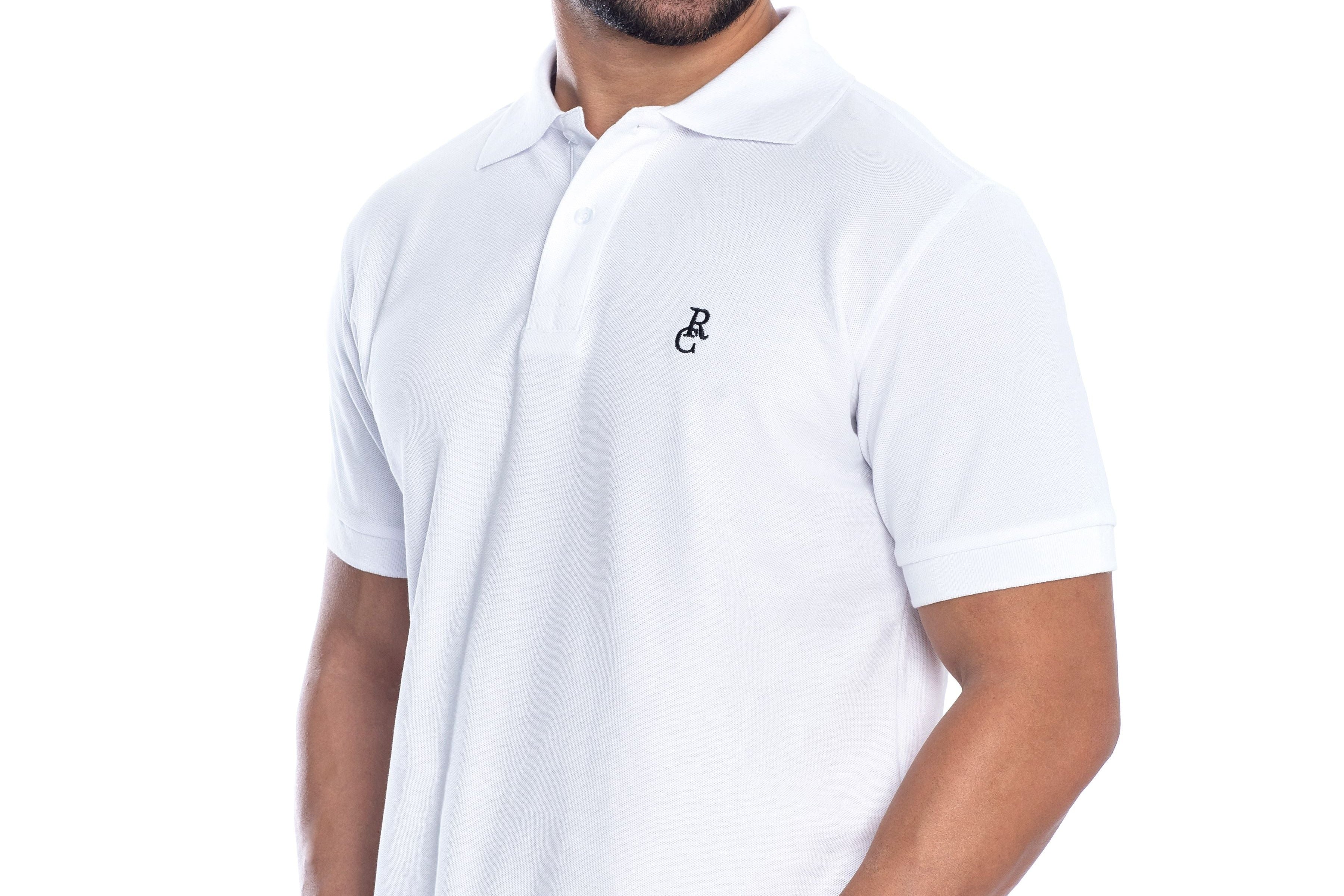 Classic men�Efs polo shirt in white, featuring RC logo and button placket