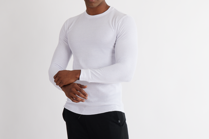 Essential white thermal top, Rich Cotton comfort, versatile base layer.